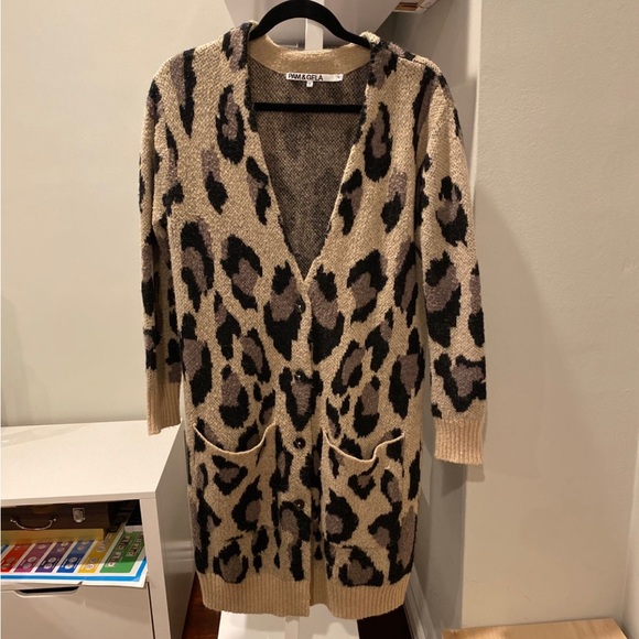 Pam & Gela Leopard Cardigan - Picture 2 of 3